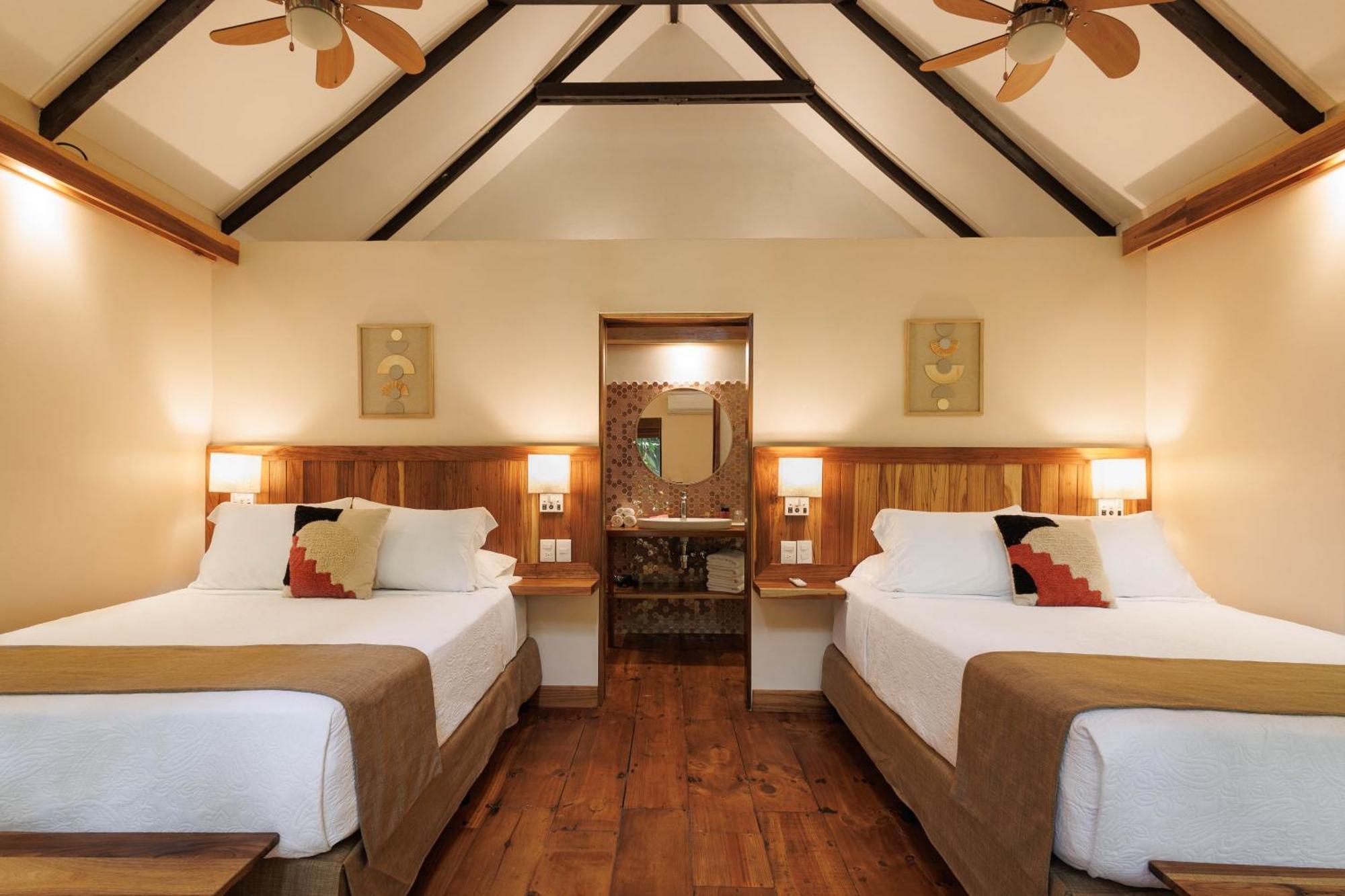 Almonds & Corals Boutique Hotel Puerto Viejo de Talamanca ภายนอก รูปภาพ